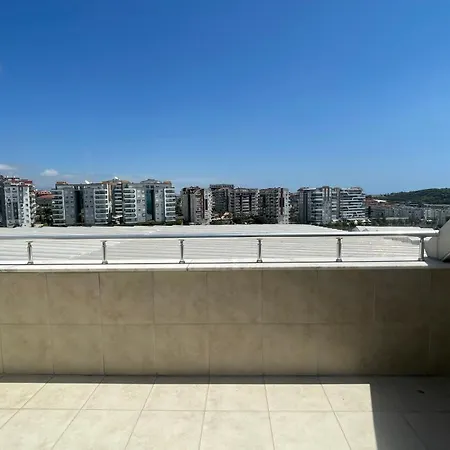 Spacious 4 1 Penthouse With Full Facilities, 500m To The Sea, Avsallar Apartman