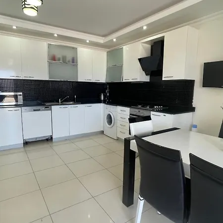 Apartman Spacious 4 1 Penthouse With Full Facilities, 500m To The Sea, Avsallar Alanya