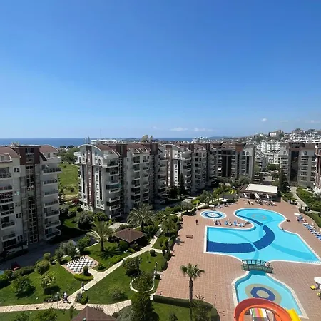 Spacious 4 1 Penthouse With Full Facilities, 500m To The Sea, Avsallar *